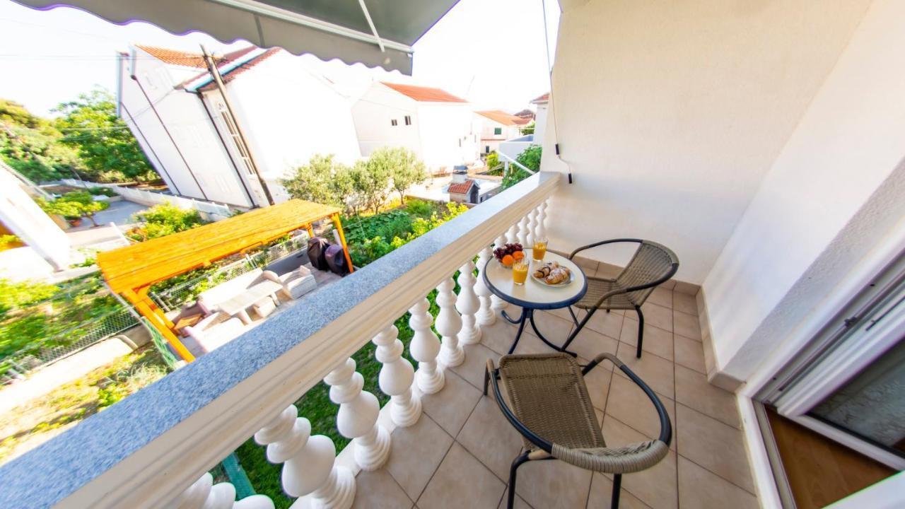 Apartments Curic Trogir Buitenkant foto