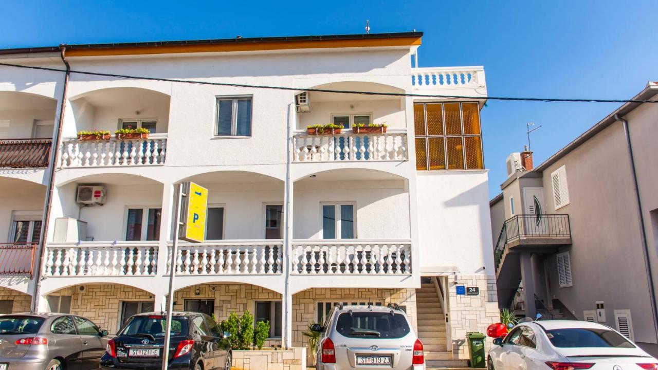 Apartments Curic Trogir Buitenkant foto